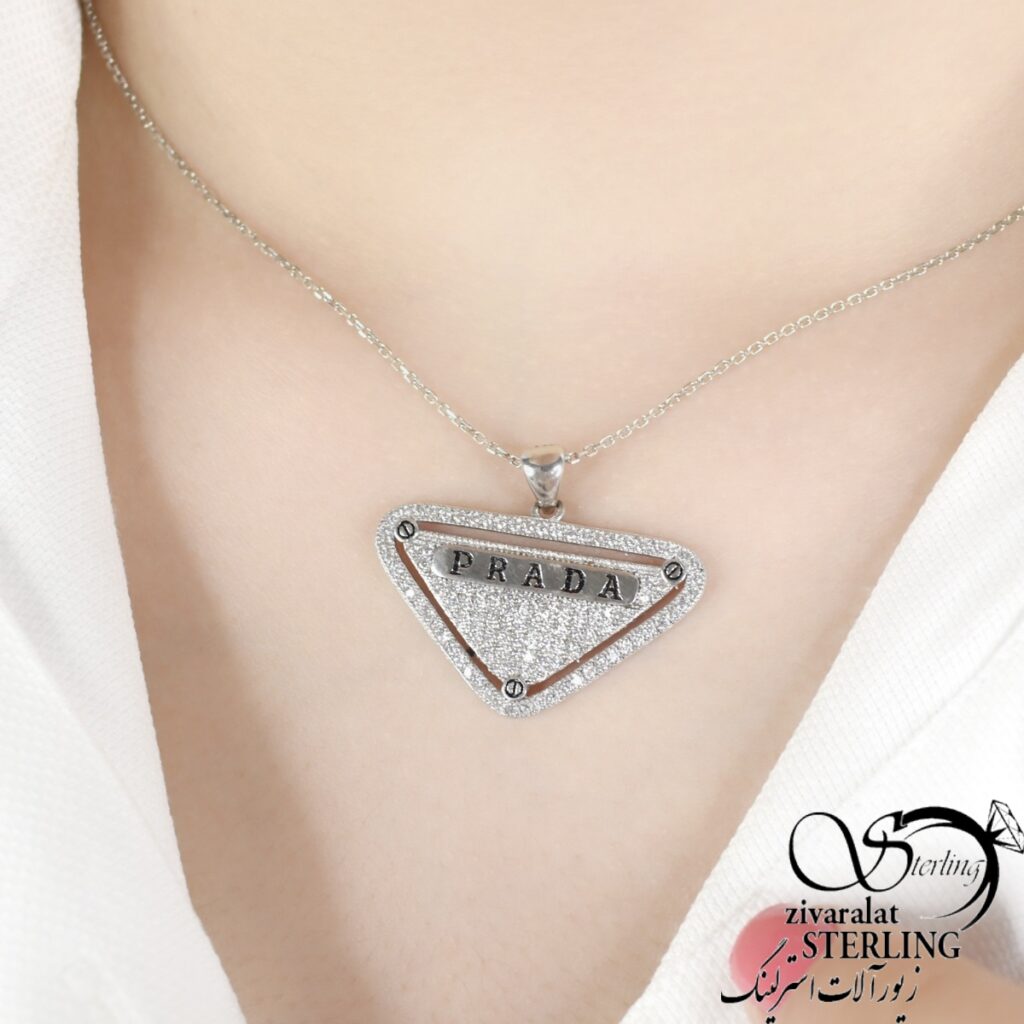 گردنبند نقره مثلثی کد:۱۲۹۴