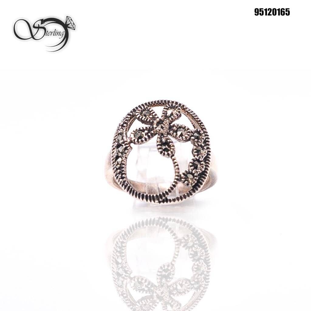 انگشتر نقره سیاه قلم گل و دایره کد:۱۲۷۰