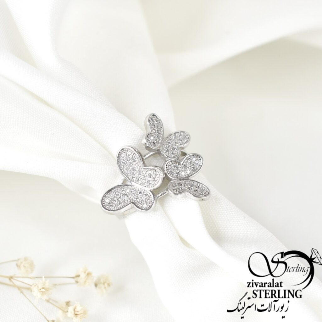 انگشتر نقره زنانه طرح پروانه کد:۱۱۳۴