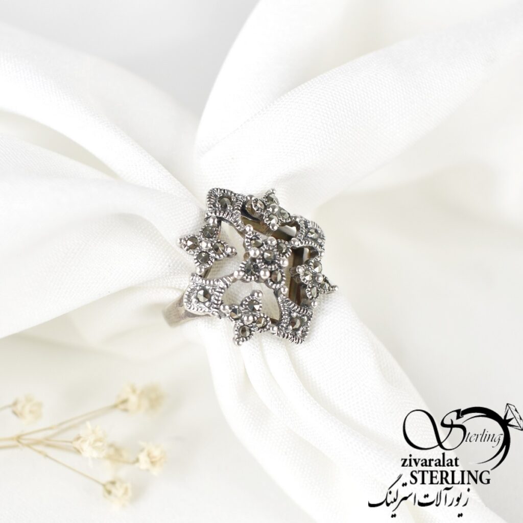 انگشتر سیا قلم نقره زنانه طرح دار کد:۱۲۶۳