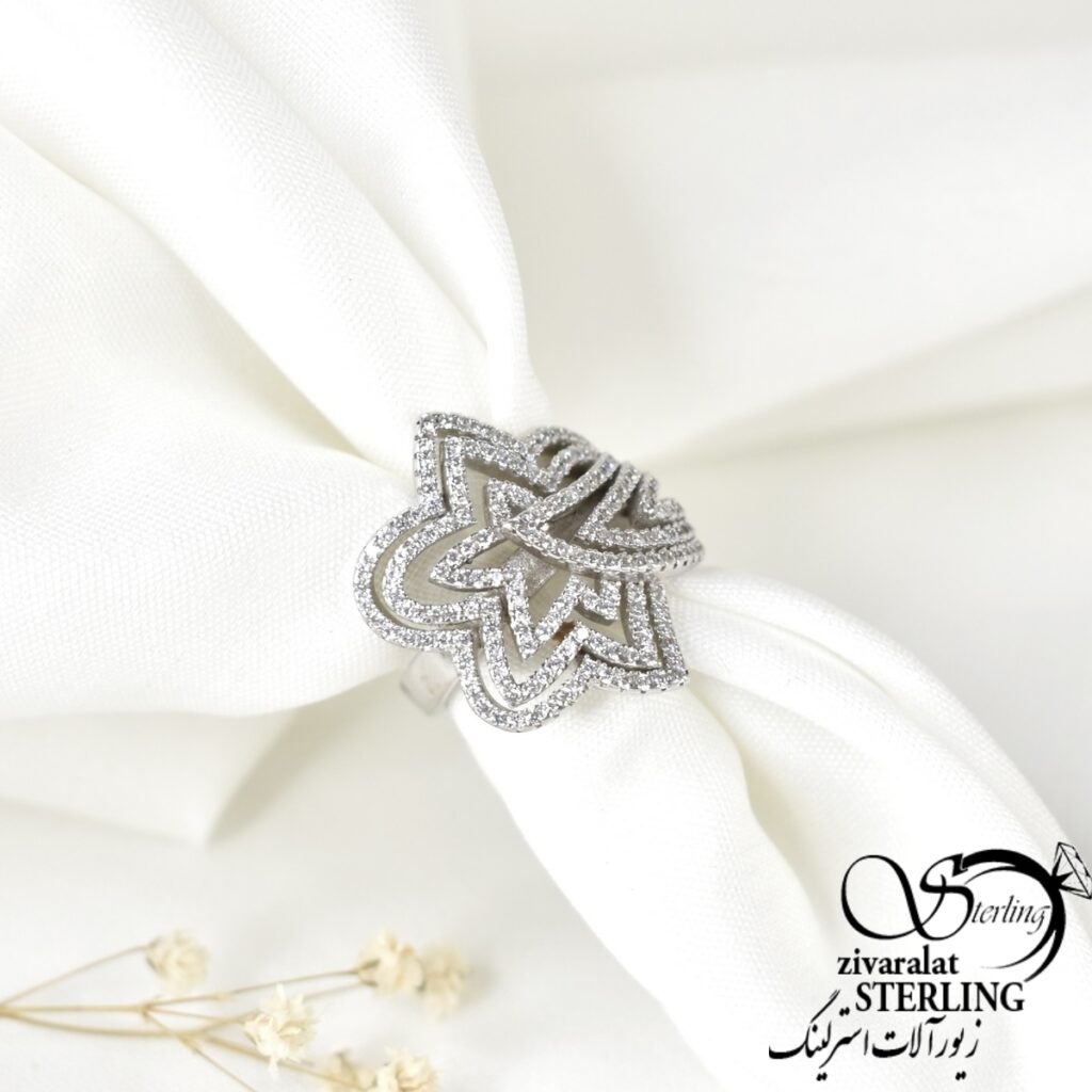 انگشتر نقره زنانه طرح ستاره کد:۱۴۶۸