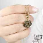 گردنبند گل رز سیاه قلم